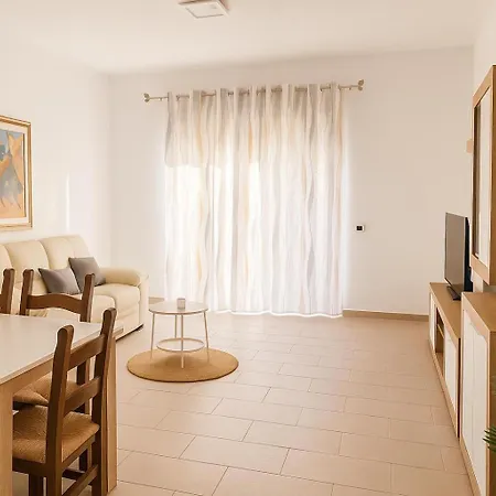Dimoras 3br Center Balcony & Parking Lägenhet
