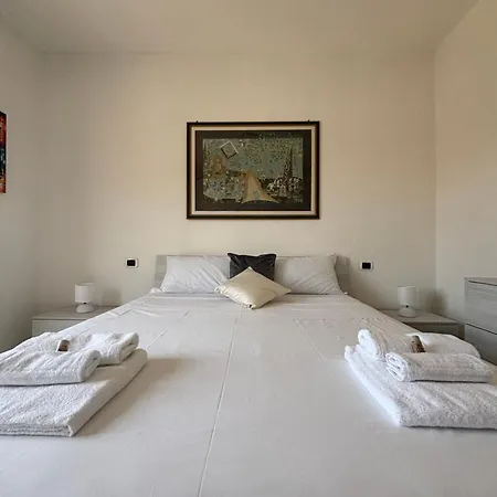 Daire Dimoras 3br Center Balcony & Parking Olbia