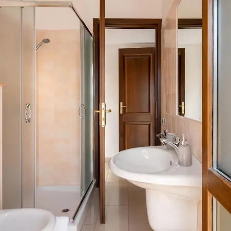 Dimoras 3br Center Balcony & Parking Appartement *